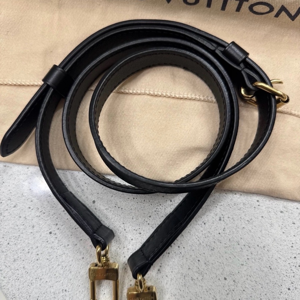 Louis Vuitton Crossbody strap